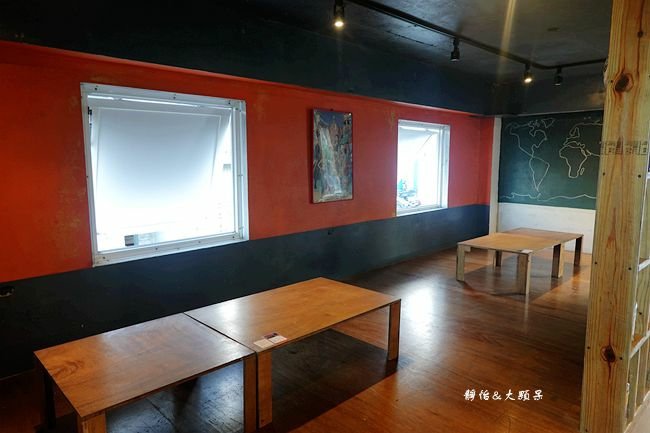 蘭嶼海景餐廳 ❙ 十一鄰 ❙ 看海小酌超chill、頹廢工業風 露天海景酒吧!