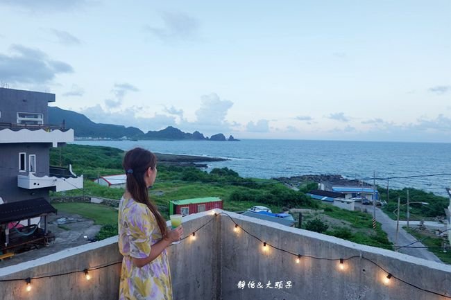 蘭嶼海景餐廳 ❙ 十一鄰 ❙ 看海小酌超chill、頹廢工業風 露天海景酒吧!