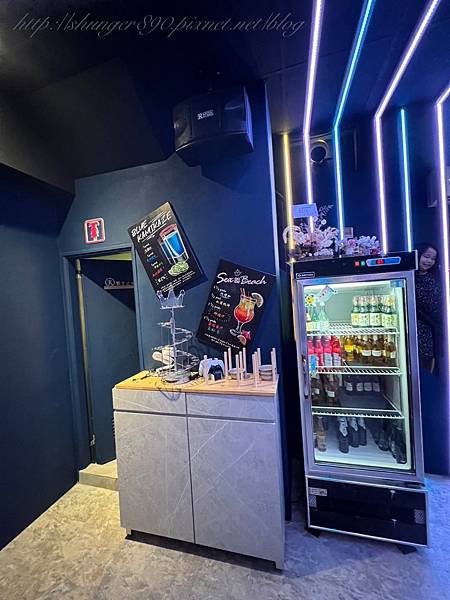 宜蘭夜店風餐酒館-各式餐點 / 調酒 / 歡唱包廂High翻天？