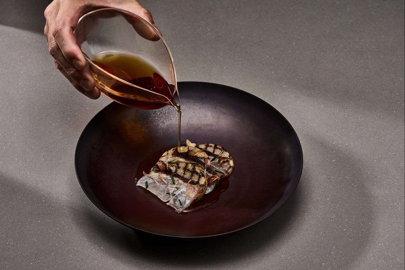 「真鯛／羅望子／榛果」使用台灣冬天油脂含量高的美味漁獲「真鯛」