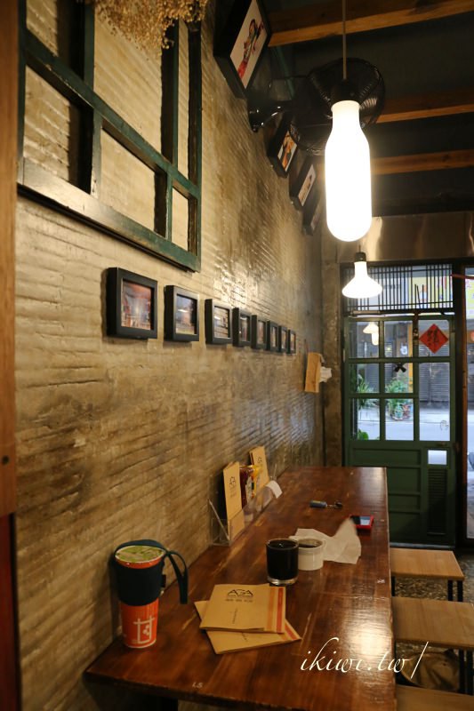 手作漢堡，阿嘉熟菜漢堡專賣店.漢堡肉汁充盈難以忘懷的好滋味，彰化火車站周邊美食