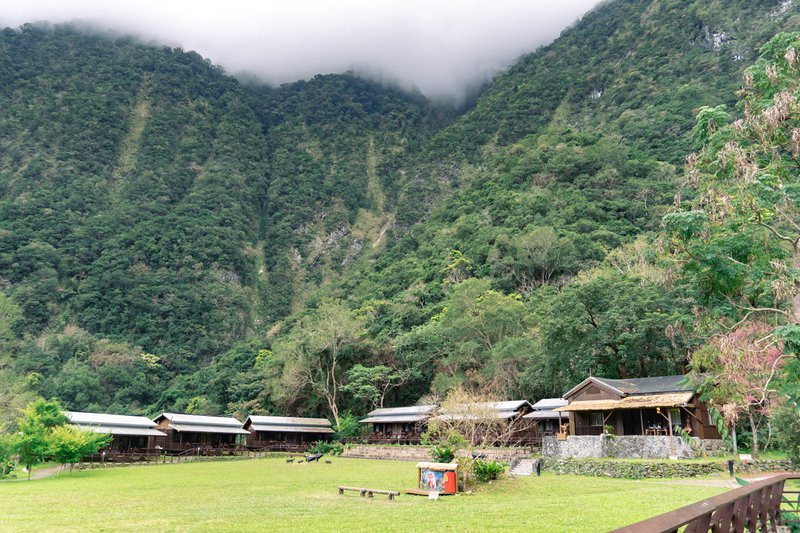 太魯閣山月村，峽谷中的小木屋，體驗部落文化與生態之美！