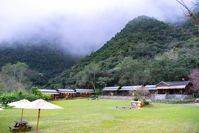 太魯閣山月村，峽谷中的小木屋，體驗部落文化與生態之美！