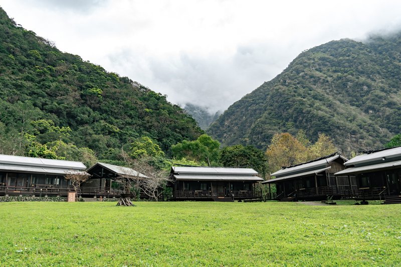 太魯閣山月村，峽谷中的小木屋，體驗部落文化與生態之美！