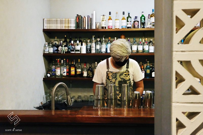 醞釀一杯詩酒，極致的墮落極致的美《夜闌 Ye-Lan Bar》台南老宅酒吧