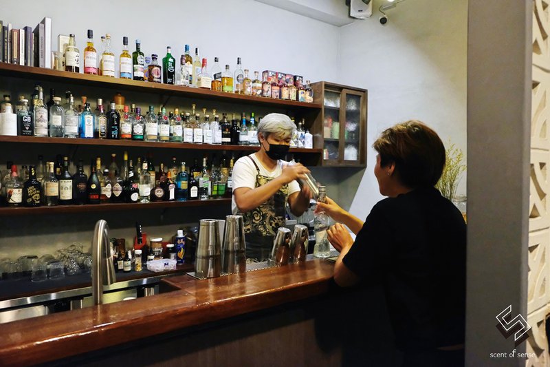 醞釀一杯詩酒，極致的墮落極致的美《夜闌 Ye-Lan Bar》台南老宅酒吧