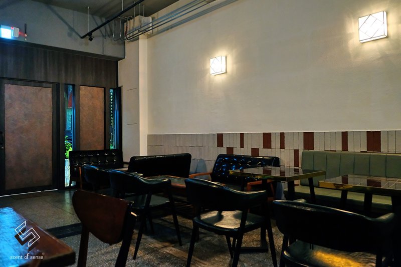 醞釀一杯詩酒，極致的墮落極致的美《夜闌 Ye-Lan Bar》台南老宅酒吧