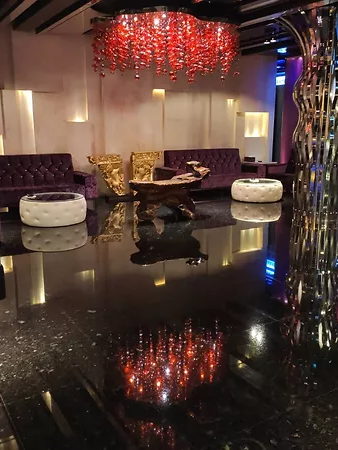 富貴商務會館 禮服店