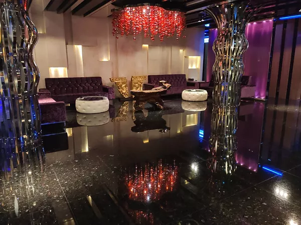 富貴商務會館 禮服店