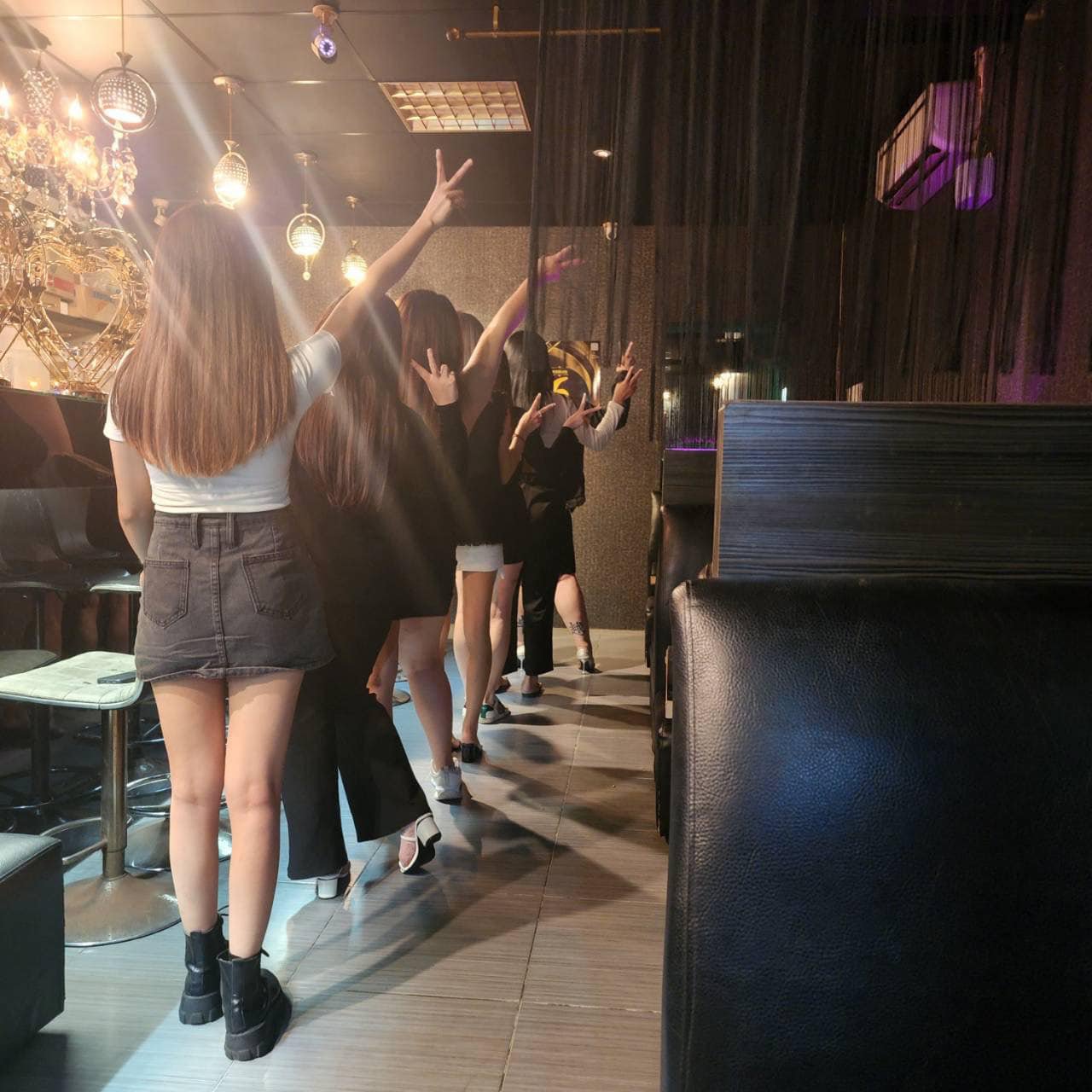 蕾朵時尚餐酒館