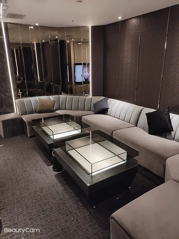 特蘭斯商務會館 禮服店