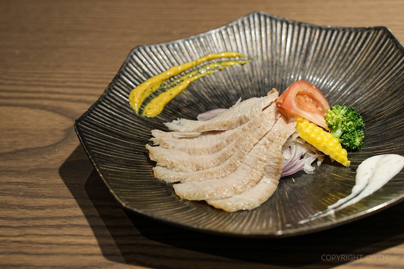 鮨 吟川 日式料理｜在幽靜的環境中品嚐主廚以時令食材變化出一道道精緻無菜單料理
