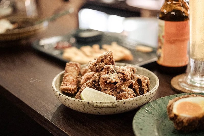 基隆餐廳:暖暮甜廚 港邊預約制甜點餐酒，脆皮千層麵、酥炸小捲實在太好吃了