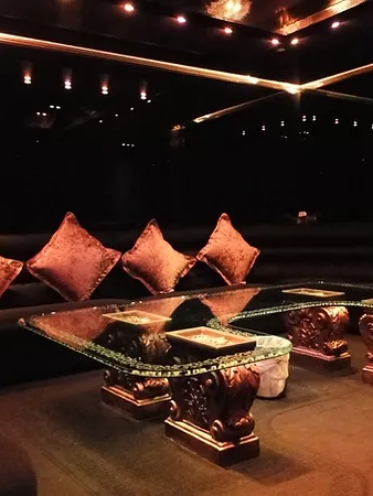 龍亨名商俱樂部