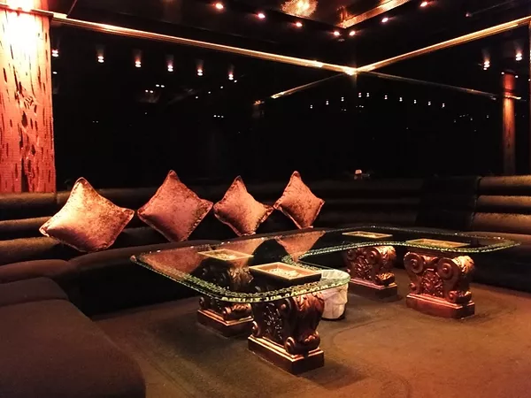 龍亨名商俱樂部