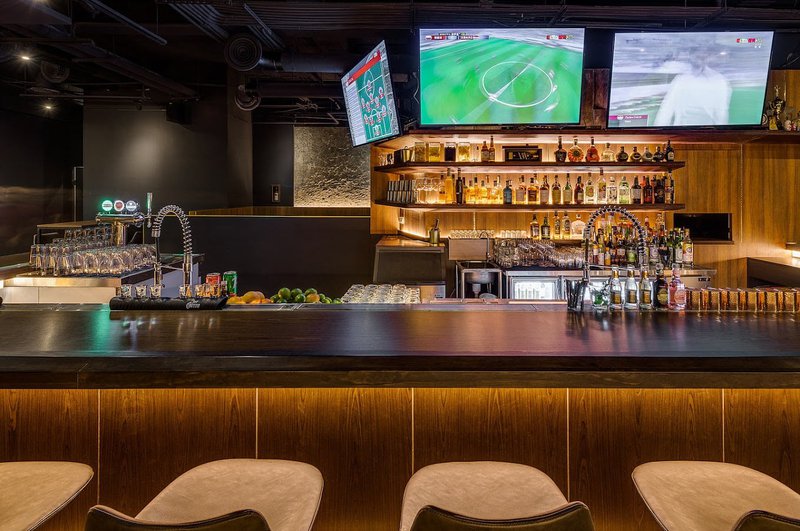 Charlie’s Sports Bar Taipei