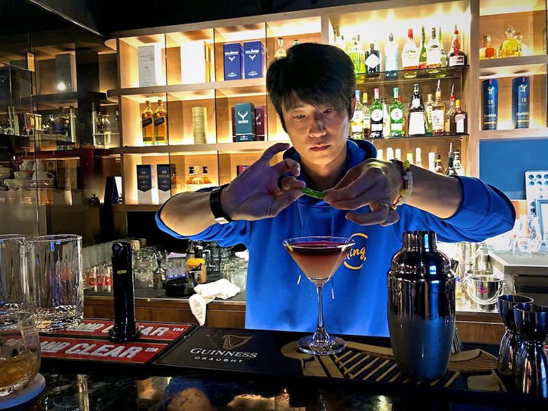 Mingle Bar & Bistro