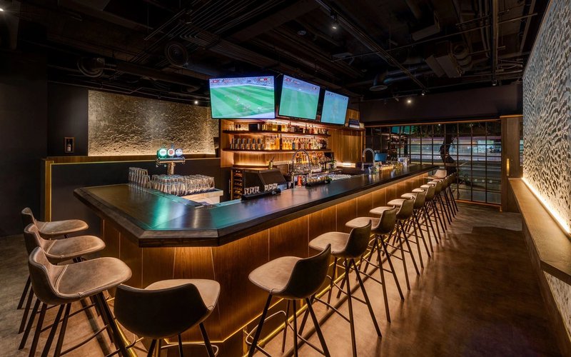 Charlie’s Sports Bar Taipei 查理運動吧