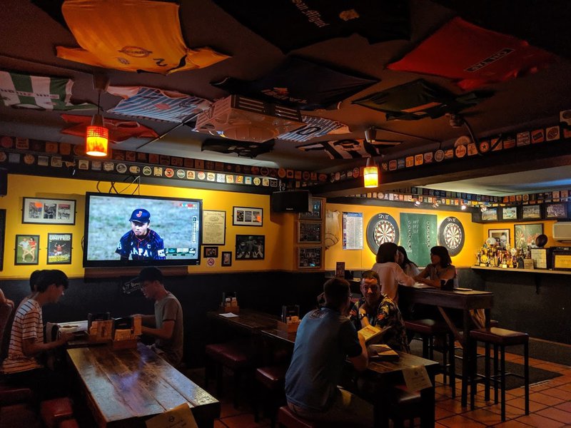 ON TAP 台北東區英式運動酒吧
